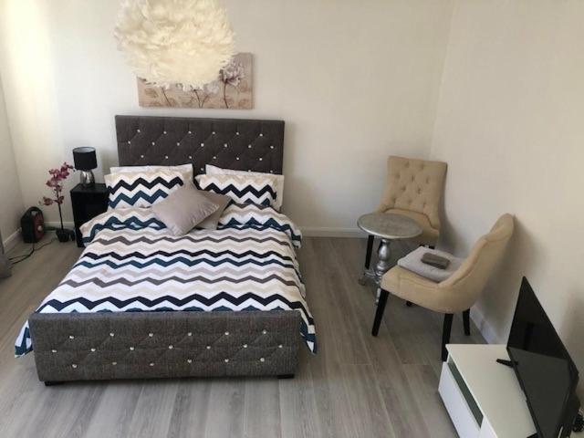 Beautiful Large Room In London Flat Kültér fotó